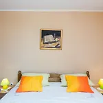 Lolo - Two Bedroom With Loggia And Street View Apartamento *