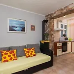 Apartamento Lolo - Two Bedroom With Loggia And Street View *