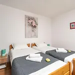 Apartamento Lolo - Two Bedroom With Loggia And Street View