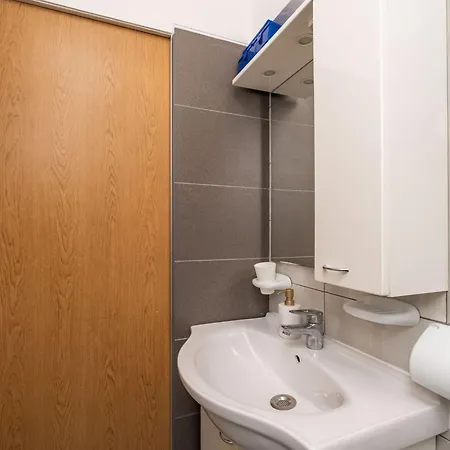 Apartment Lolo - Two Bedroom With Loggia And Street View Dubrovnik