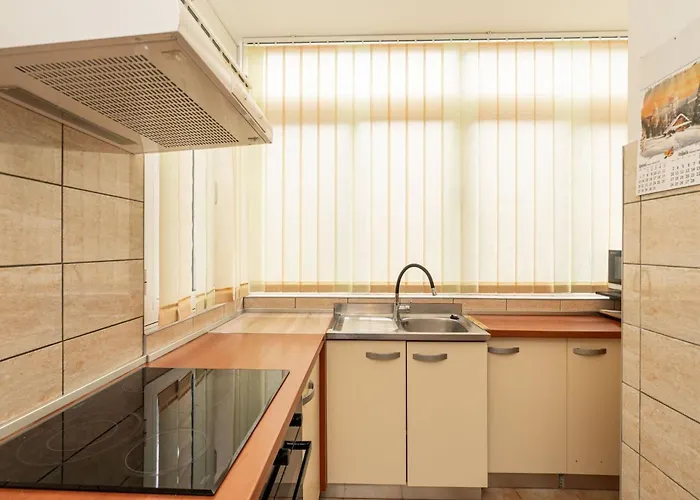 Lolo - Two Bedroom With Loggia And Street View