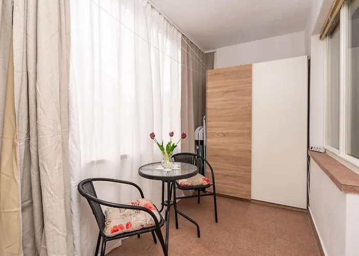 公寓 Lolo - Two Bedroom With Loggia And Street View *