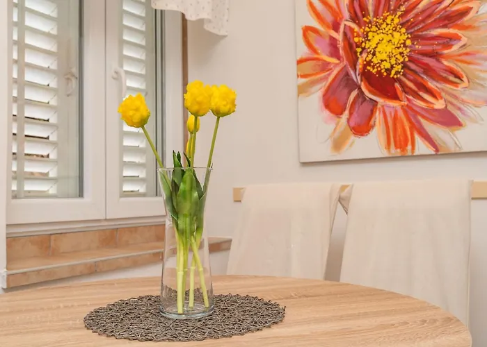 公寓 Lolo - Two Bedroom With Loggia And Street View