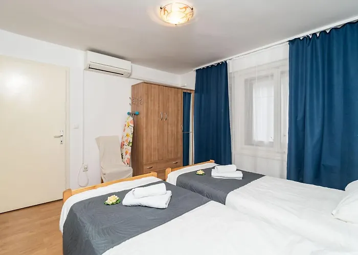 Lolo - Two Bedroom With Loggia And Street View * דוברובניק