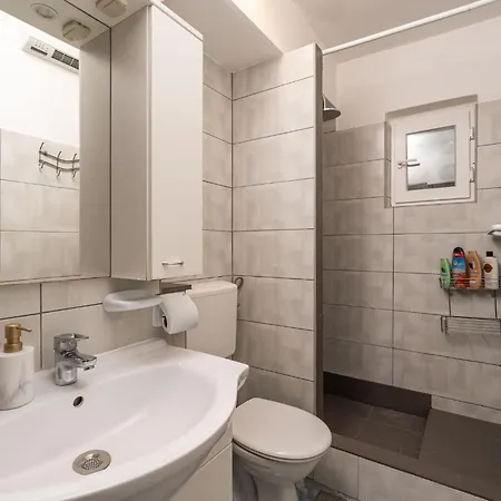 Lolo - Two Bedroom With Loggia And Street View Dubrownik