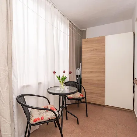 Apartament Lolo - Two Bedroom With Loggia And Street View *